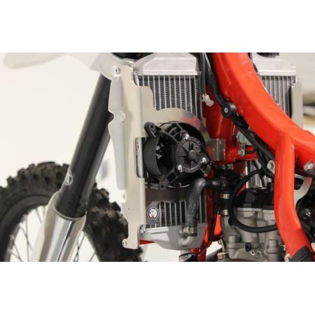 Osłona chłodnicy AXP aluminium BETA ax1556