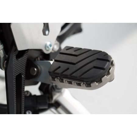 Podnóżki SW MOTECH ION TRIUMPH SCRAMBLER X
